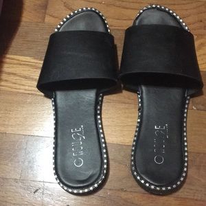 3️⃣ Ladies sandals